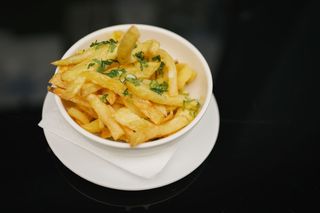 Cartofi prajiti cu parmezan