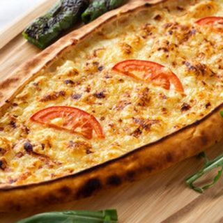 Пиде с кашкавал