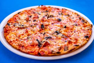 Pizza Funghi E Prosciutto 