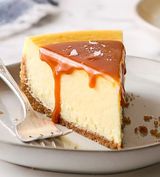 Cheesecake cu caramel sărat