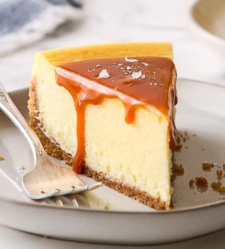 Cheesecake cu caramel sărat