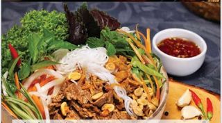 Bun bo nam bo (salata cu noodles si vita)