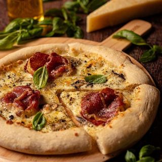 PIZZA TRUFATA (26 cm)