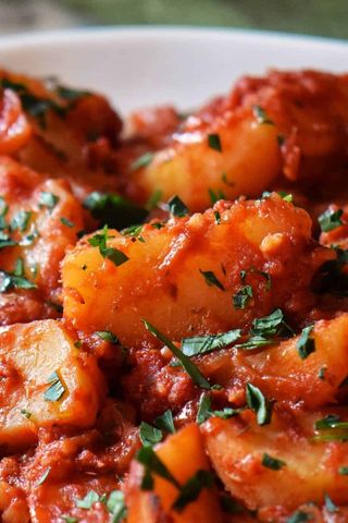 Boiled Sweet Potatoes (with Tomato Sauce)