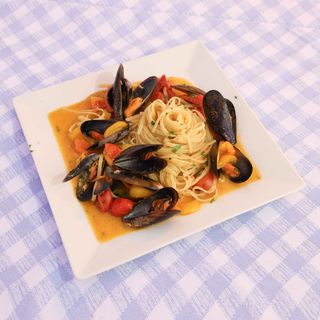 Linguine cozze e pomodorini