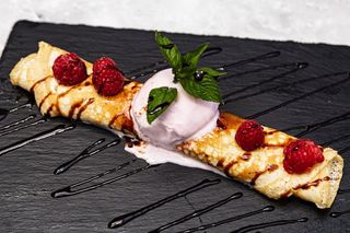 Палачинка с Нутела, банан и домашен сладолед (200 г) 