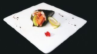 135. Temaki Spicy Sake (1 Pza.)