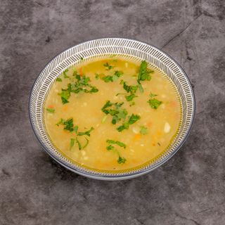 Крем супа от червена леща с билкови крутони