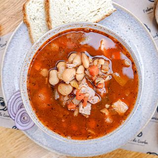 Ciorba de fasole cu afumatura