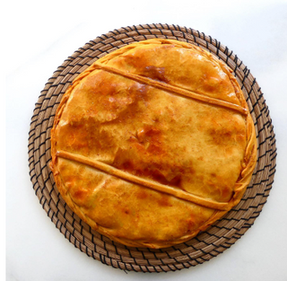 Empanada De Bacalao Con Pasas