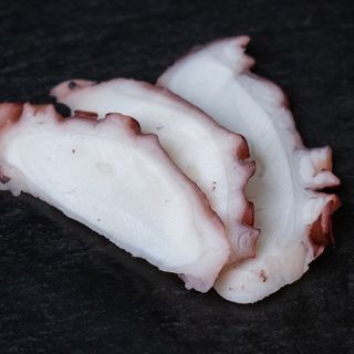 50. Sashimi tako - 3 pezzi