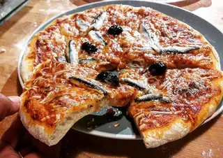 Pizza Napolitaine À L'anchois