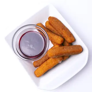 Сирні палички-фрі з ягідним соусом (180г)