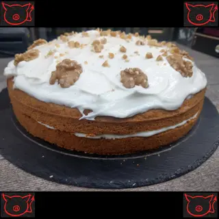 Carrot Cake De La Casa Con Nueces - Pastel de Zanahoria con nueces (Ración)