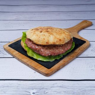 Velika pljeskavic + pomfrit + coca cola