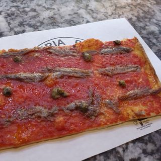 Pizza alici e capperi
