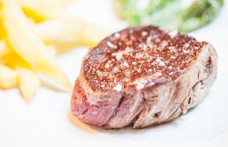 Solomillo De Vacuno Mayor A La Parrilla Con Escama De Sal