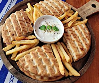 SKEPASTI MIESIĄCA (Megali)