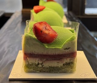 ფსტა-მარწყვის ანტრემე Pistachio-strawberry entreme