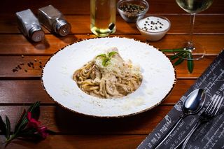 Penne cu piept de pui și ciuperci