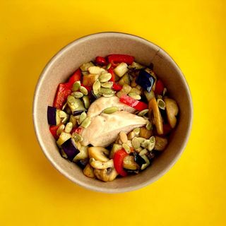 Курка з овочами (320г)