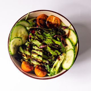 Miješana salata sa dresinogm