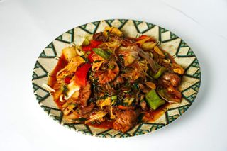 Өзгөчө лагман с курицей (550 гр.)