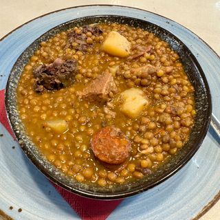 Llenties estofades amb botifarró