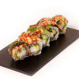 Uramaki arco iris anguila y aguacate (8pzs)