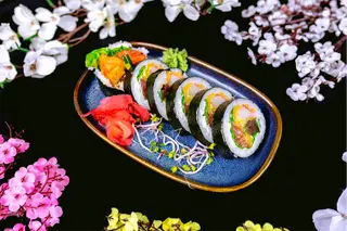 Futomaki Łosoś & Surimi w Tempurze