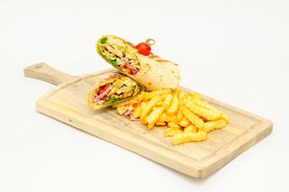 Caesar tortilla sa pomfritom