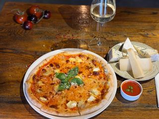 Pizza Quattro Formaggi Ø 32cm