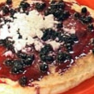 Палачинка със сладко и сирене