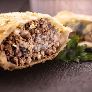 Pastel de Carne com Queijo