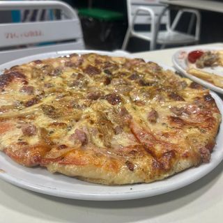 Pizza Tonno (mediana)