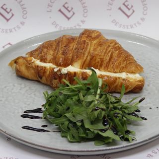 Круассан с сыром