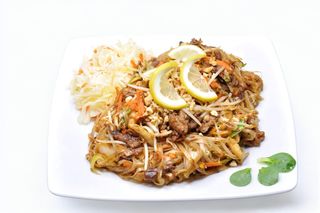 Pad Thai z kurczakiem lub wieprzowiną