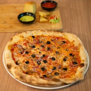 Pizza Tonno e Cipolla Ø32cm