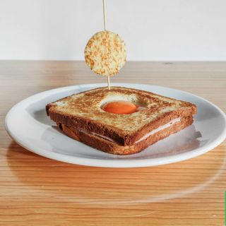 Sándwich Mixto Con Huevo