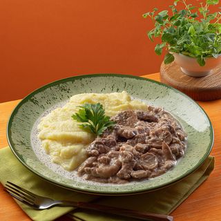 Бефстроганов з пюре