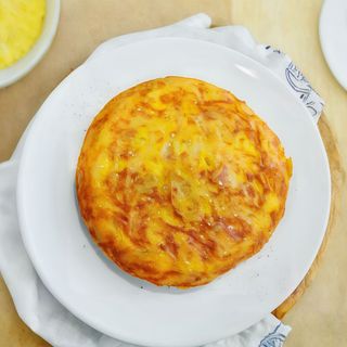 Tortilla De Patatas Con Picadillo Asturiano para 4-5 personas