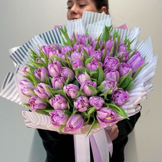 Букет лілових піоноподібних тюльпанів (51шт)