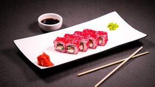 Ролл "Калифорния" с лососем