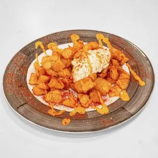 Ración De Patatas Bravas