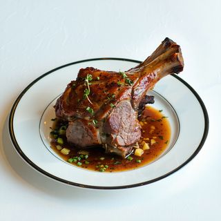 Ciolan de porc la cuptor