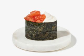 Gunkan salmon cheese