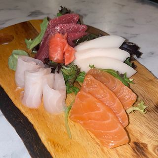 Bandeja Mixto Sashimi (12 Pzs.)