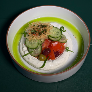 Грецький салат з кремом із фети