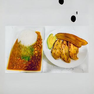 Arroz Con Menestra y pollo