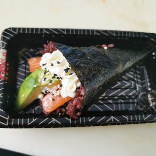 84. Temaki black sake